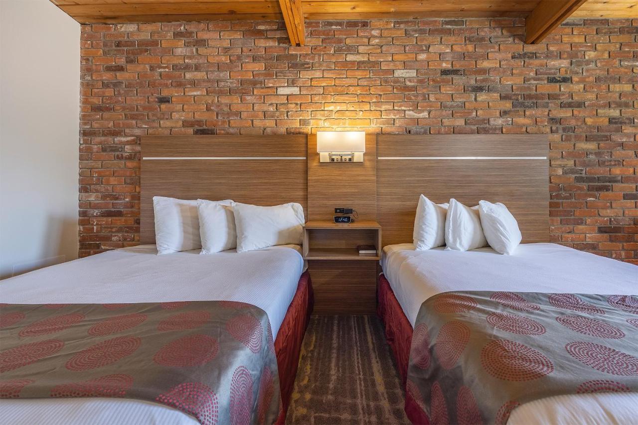 Ramada By Wyndham 1000 Islands Gananoque Ξενοδοχείο Εξωτερικό φωτογραφία