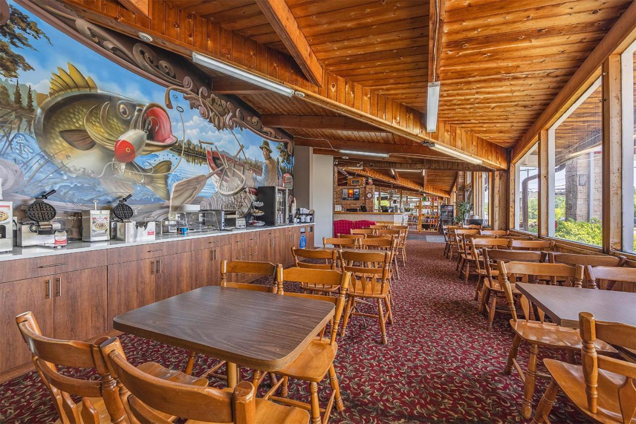 Ramada By Wyndham 1000 Islands Gananoque Ξενοδοχείο Εξωτερικό φωτογραφία
