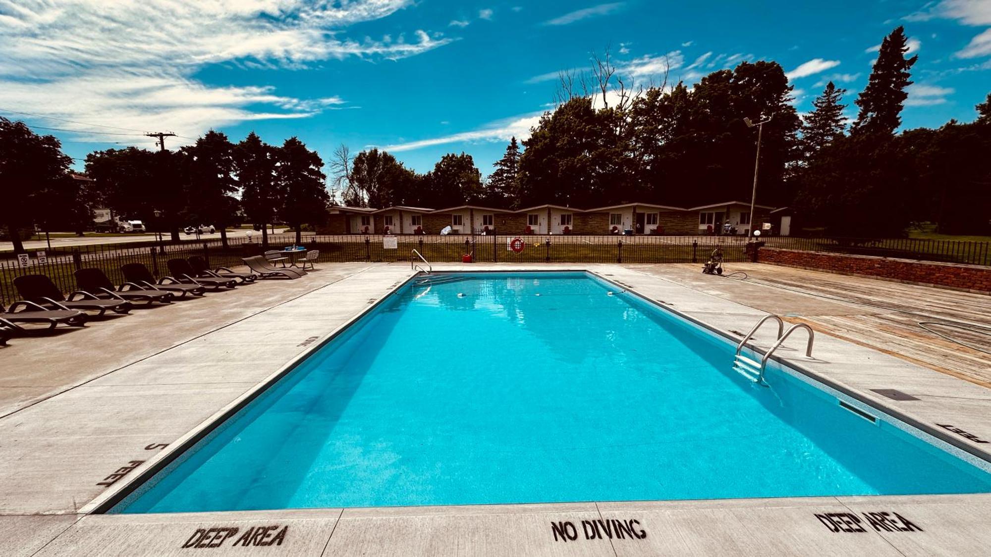 Ramada By Wyndham 1000 Islands Gananoque Ξενοδοχείο Εξωτερικό φωτογραφία