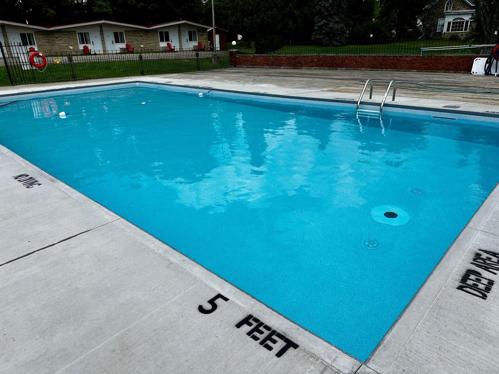 Ramada By Wyndham 1000 Islands Gananoque Ξενοδοχείο Εξωτερικό φωτογραφία